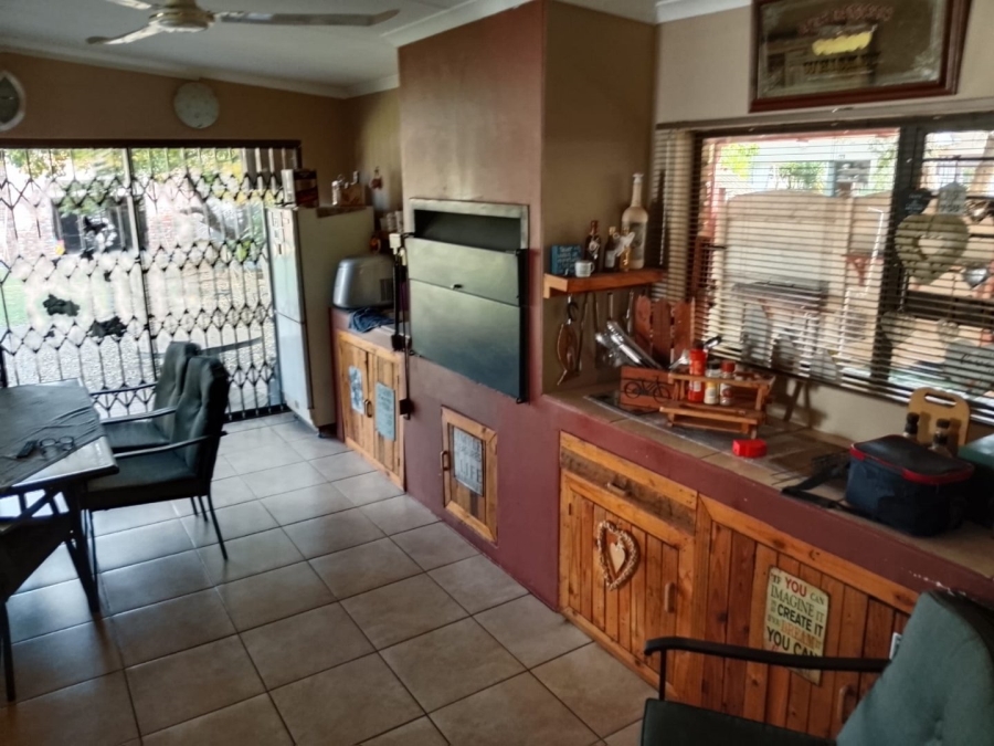 3 Bedroom Property for Sale in Flimieda North West